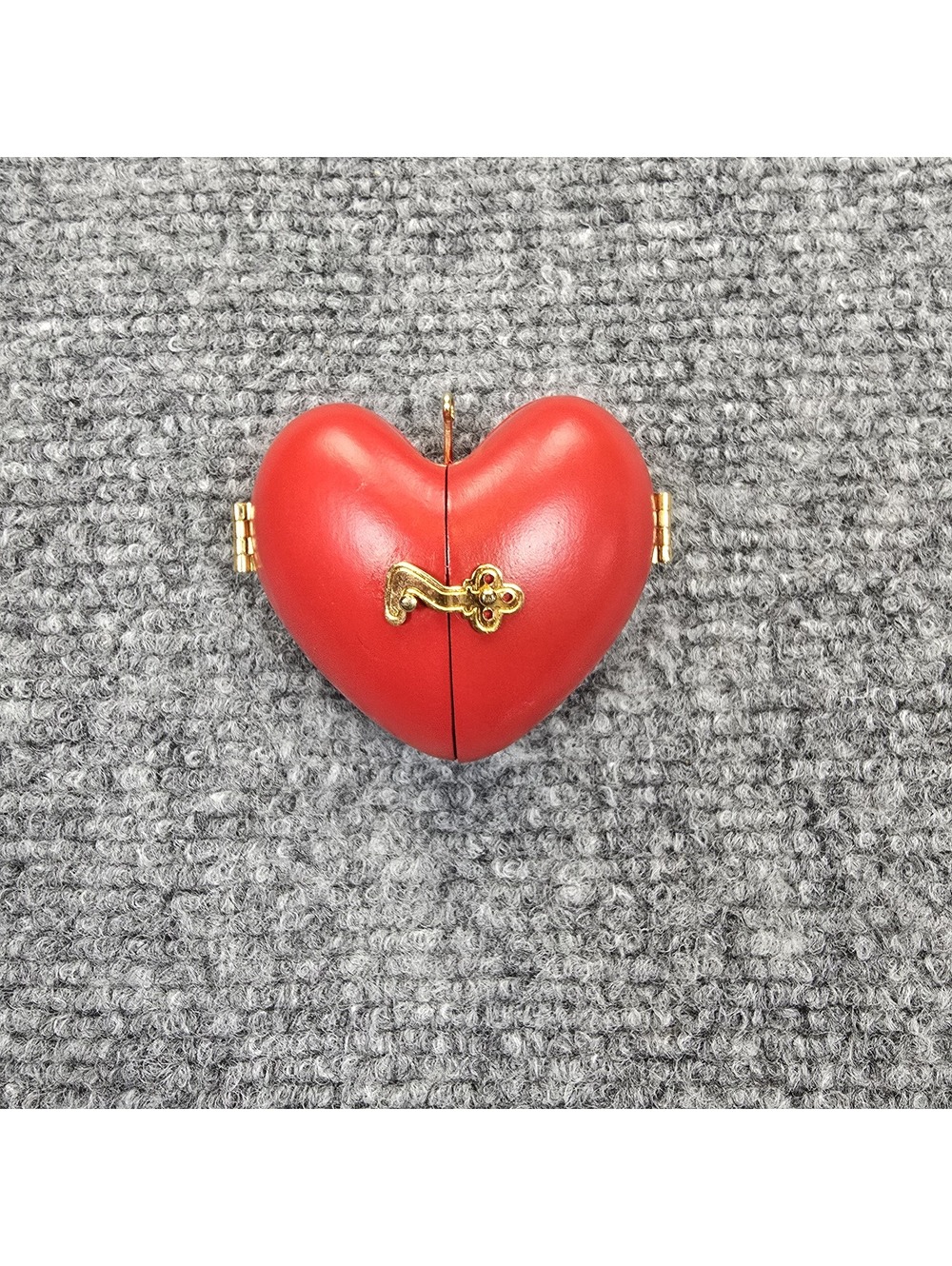 Hallmark Keepsake Heart of Christmas 1992 3rd in Series Hinged Ornament Box - Picture 3 of 6